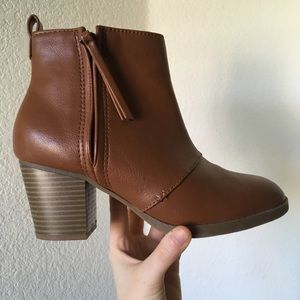 Brown Ankle Boots with Tassel